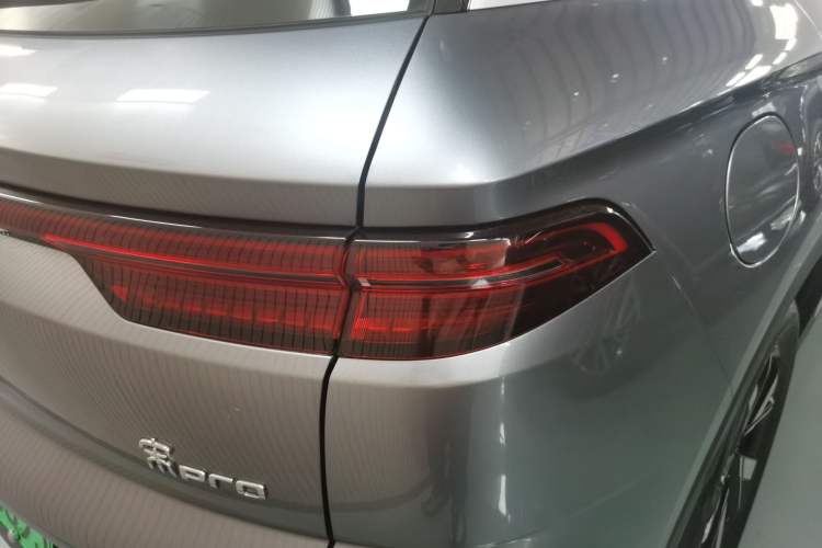 Used BYD Song Pro New Energy 2024 HONOR Edition DM-i 110KM Beyond Model Right Rear Taillight