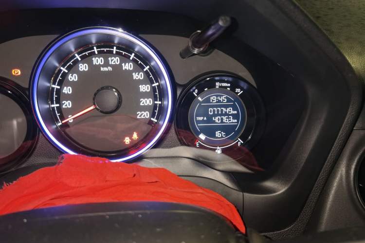 Used Honda XR-V 2021 1.5L CVT Comfort Version Odometer Close Up