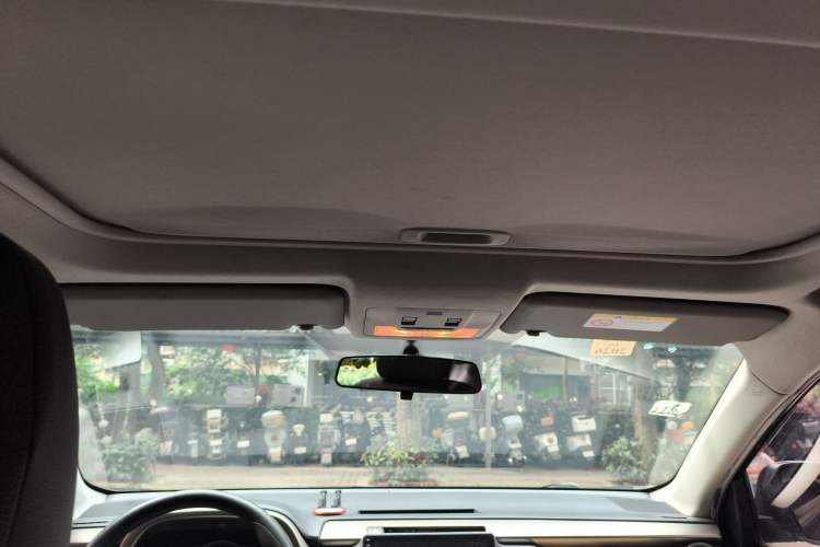 Used Toyota RAV4 2015 2.0L CVT Two-Wheel Drive Fashion Edition