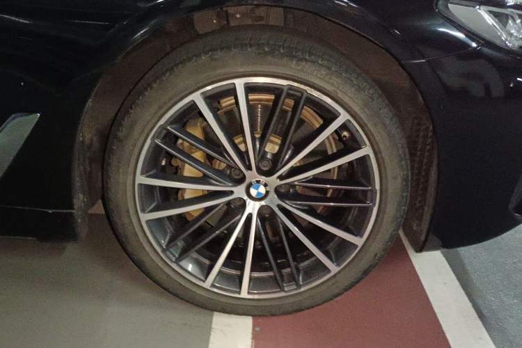 Used BMW 5 Series 2022 Restyled 530Li Leading Edition M Sport Package
