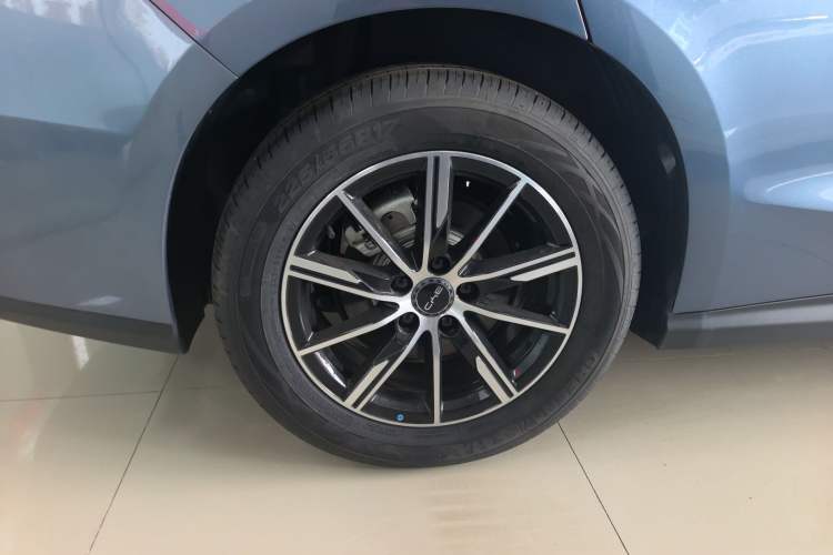 Used BYD Seal 06 New Energy 2024 DM-i 80KM Prestige Model Right Rear Wheel Hub