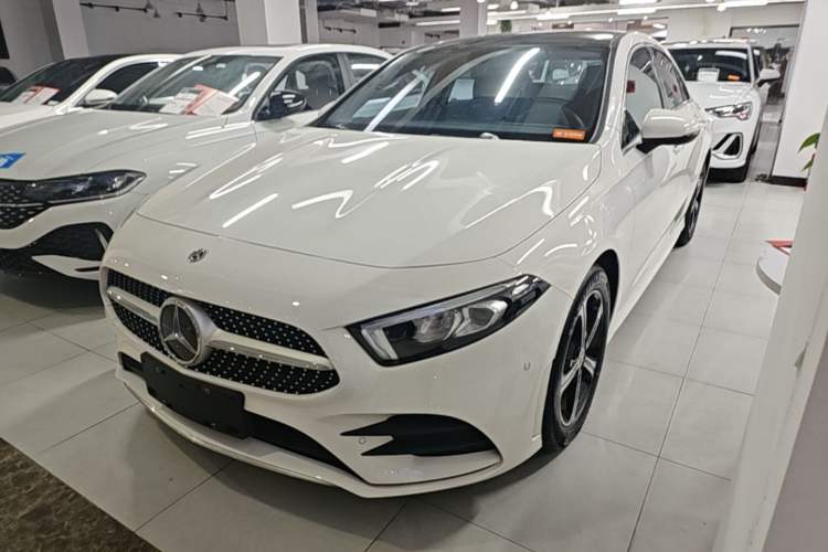 Used Mercedes-Benz A-Class 2022 Revised Version A 200 L Sport Sedan Fashionable Style Guazi used car, China used car export, Used car for sale, Used cars, Cheapest cars for sale