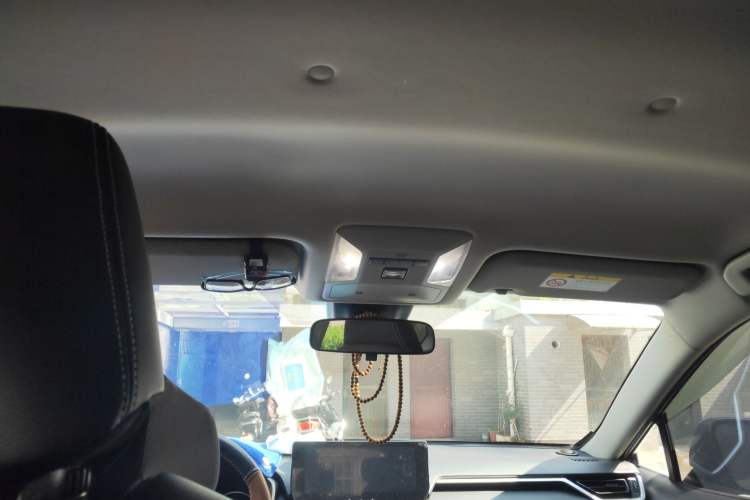 Used Toyota RAV4 2023 2.0L CVT Two-Wheel Drive Urban Edition Headliner