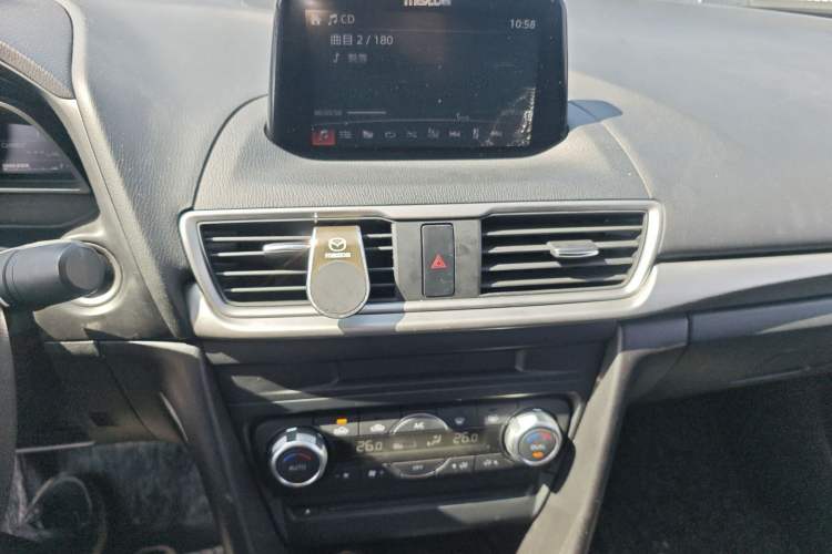 Used Mazda 3 Axela 2017 Sedan 1.5L Automatic Luxury Model Emission Standard China V