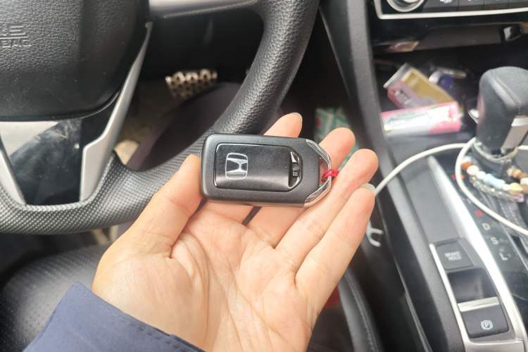 Used Honda Civic 2019 220TURBO CVT Dynamic Edition China VI Emission Standard Vehicle Key