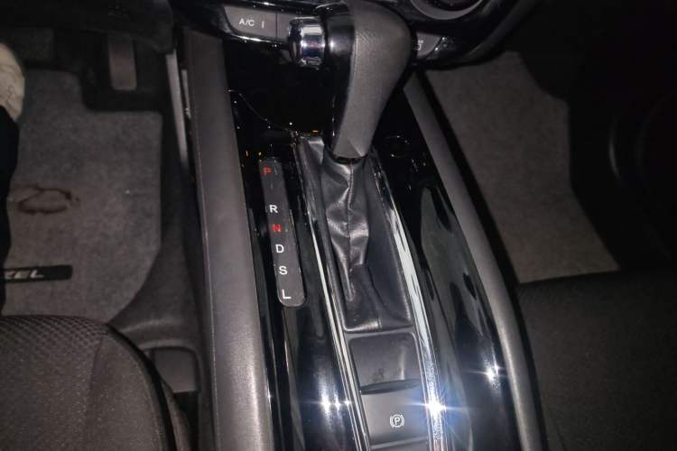 Used Honda Vezel 2015 1.5L CVT two-wheel drive Comfort trim
