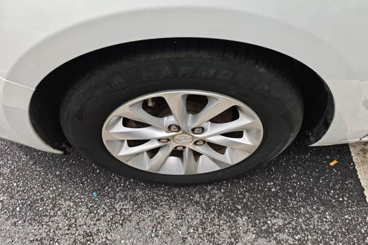 Used Buick GT 2019 15T Dual-Clutch Advanced Version China VI Standard Left Front Wheel Hub