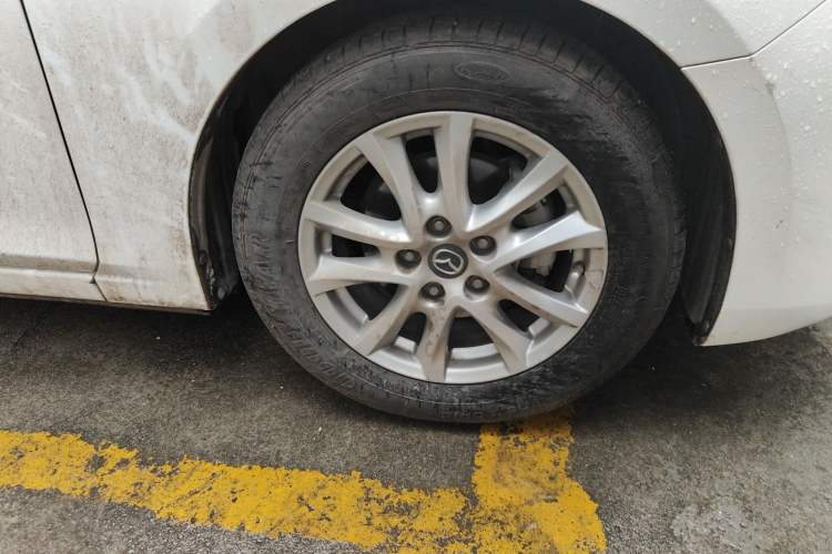 Used Mazda 3 Axela 2017 Sedan 1.5L Manual Comfort Model Emission Standard China V
