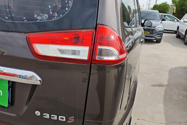 Used Dongfeng Fengon 330 2019 1.5L 330S Manual Comfort Version China VI Standard