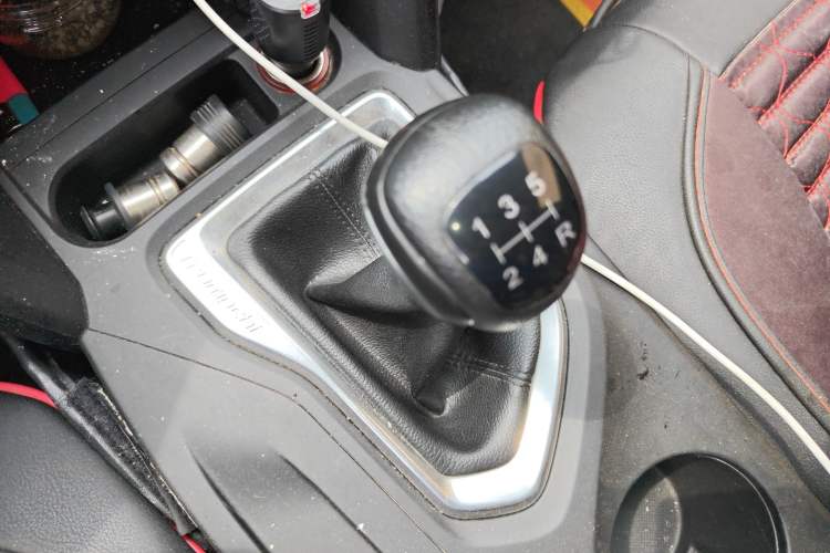 Used GAC Trumpchi GS4 2017 235T Manual Two-Wheel Drive Luxury Edition Gear Lever