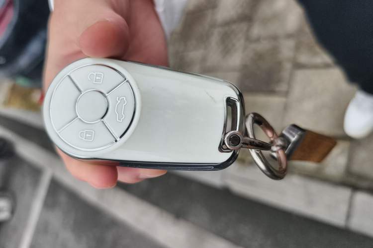 Used ORA Lightning Cat 2022 555 km Luxury Edition Vehicle Key