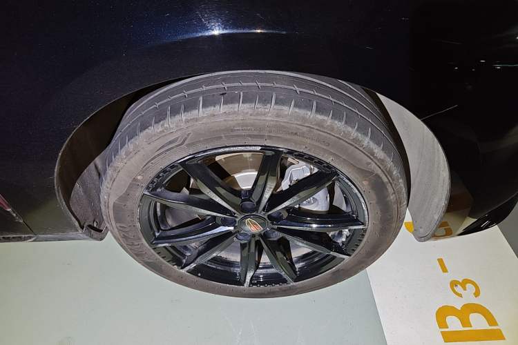 Used Hongqi H5 2025 1.5T DCT Qiyun 500 000th Unit Commemorative Edition Right Front Wheel Hub