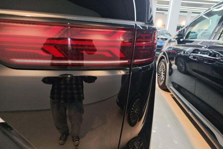 Used Denza D9 2024 DM-i 1050 Luxury Model