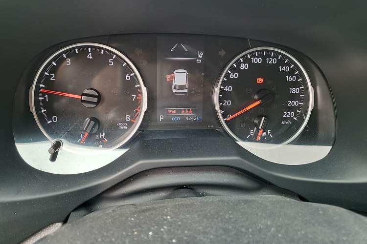 Used Toyota Wildlander 2024 2.0L CVT Two-Wheel Drive Leading Edition Odometer Close Up