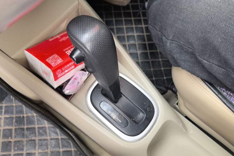 Used Venucia R50 2013 1.6L Automatic Luxury Edition