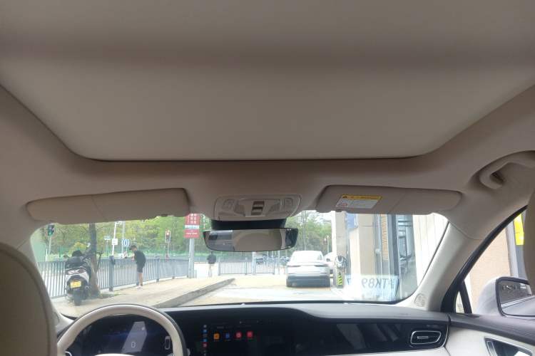 Used Roewe D7 2023 DMH 125km Flagship Edition Headliner