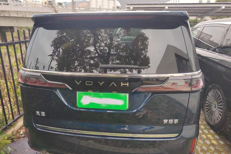 Used VOYAH Dream 2025 PHEV Four-Wheel-Drive Flagship Kunpeng Edition
