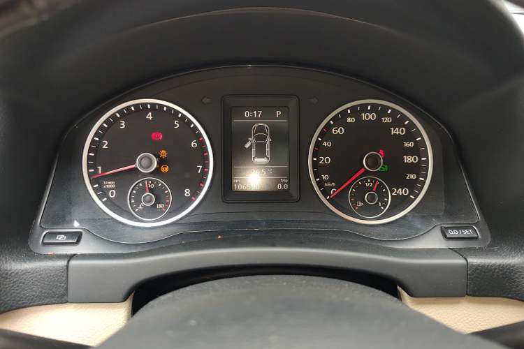 Used Volkswagen Tiguan 2012 2.0 TSI Automatic All-Wheel Drive Flagship Edition Instrument Cluster