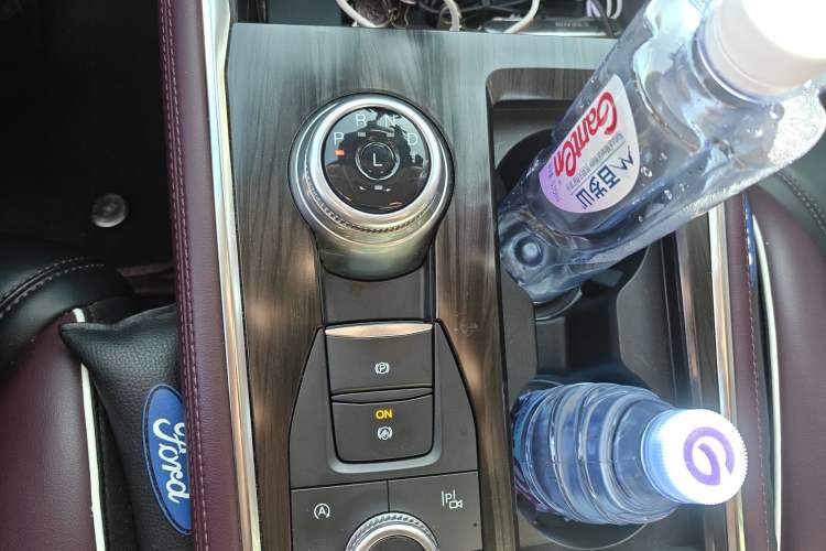 Used Ford Explorer 2023 EcoBoost 285 Four-Wheel Drive Titanium Edition 6 Seats
