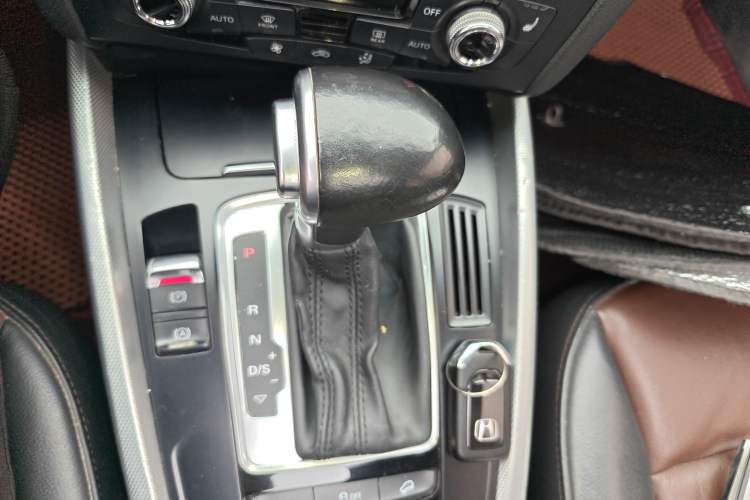 Used Audi Q5 2016 40 TFSI Technology Edition Gear Lever