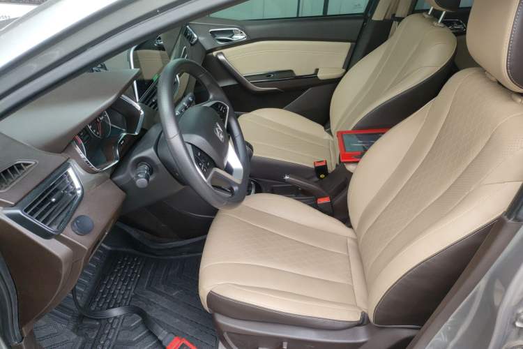 Used Baojun 310W 2017 1.5L Manual Luxury Edition China V