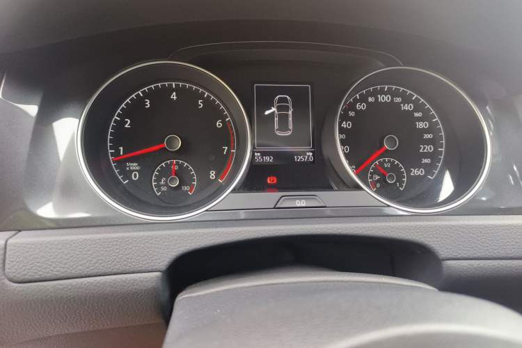 Used Volkswagen Golf 2020 Zhiai Edition 280TSI DSG Comfort Model Odometer Close Up