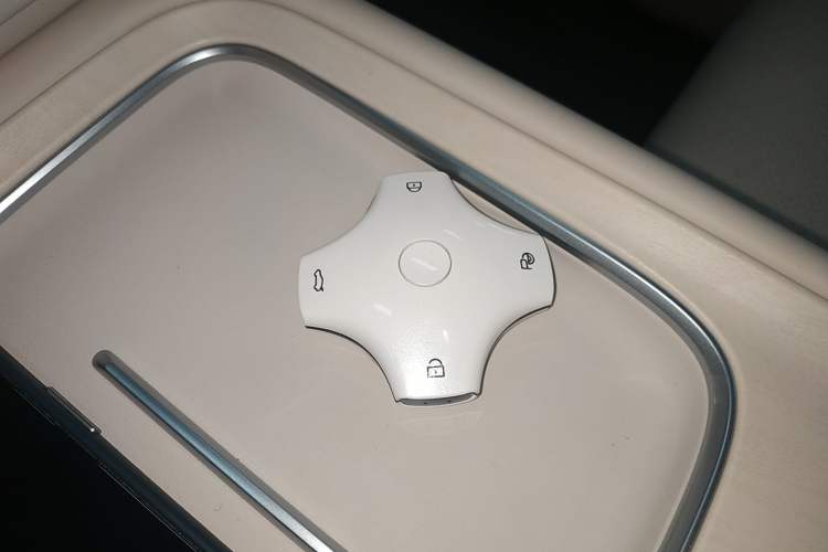 Used Dongfeng eπ eπ008 2026 Model Six-Seat Range-Extended Family Edition
