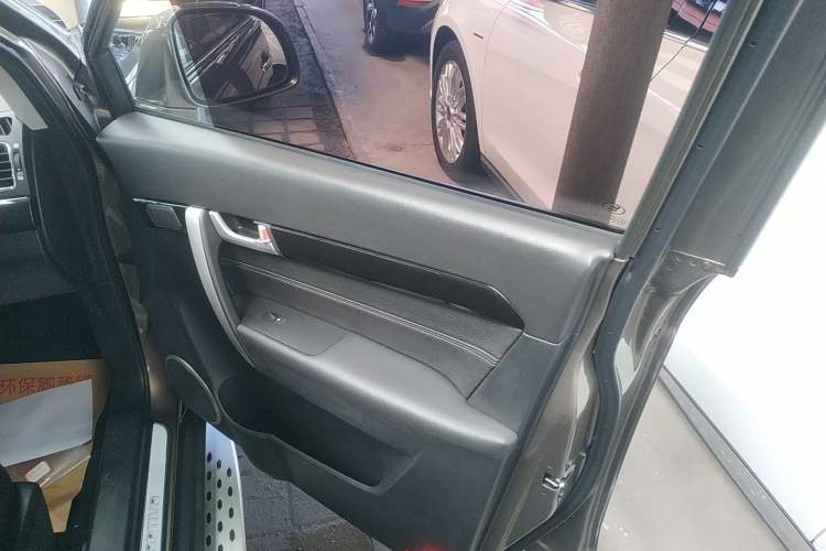 Used Chevrolet Captiva 2015 2.4L 4x4 Flagship Edition 7-Seater