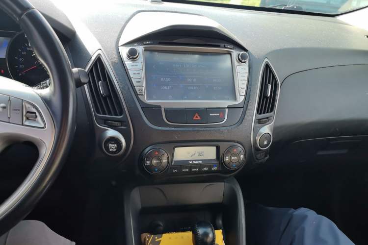 Used Hyundai ix35 2015 2.0L Automatic 2WD Smart Version China V Standard
