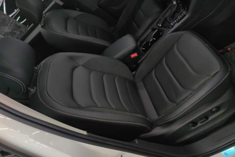 Used Volkswagen Tiguan L 2019 Revised 330TSI Automatic Two-Wheel Drive Smart & Luxury Edition China VI Standard
