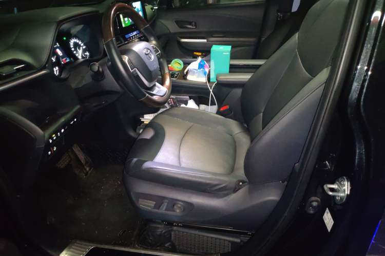 Used Toyota Granvia 2024 2.5L Hybrid Luxury Edition Left Front Seat