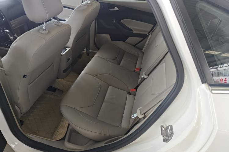 Used Ford Focus 2015 Sedan EcoBoost 180 Automatic Flagship Model
