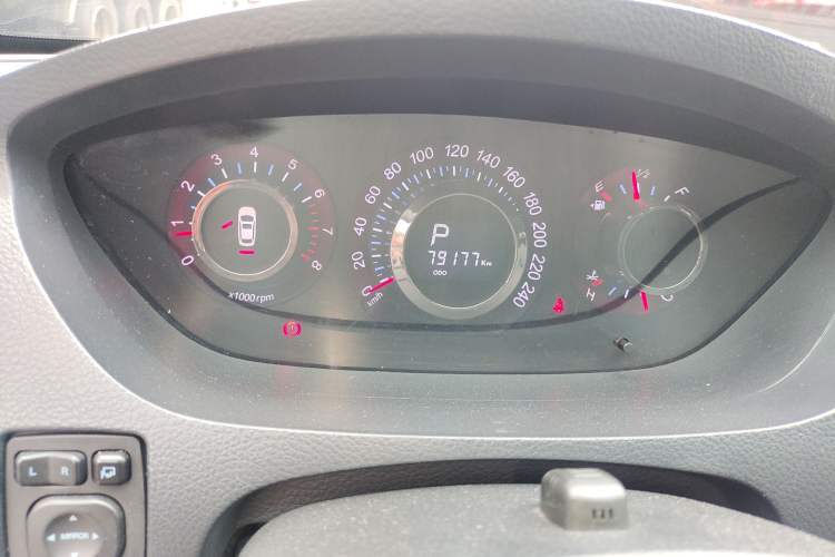 Used Luxgen Great 7 SUV 2013 Limited-Edition Sharp Model 2.2T Two-Wheel-Drive Smart Version