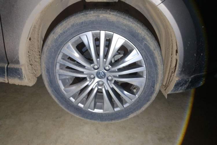 Used Toyota Harrier 2022 2.0L CVT Two-Wheel Drive Deluxe Edition