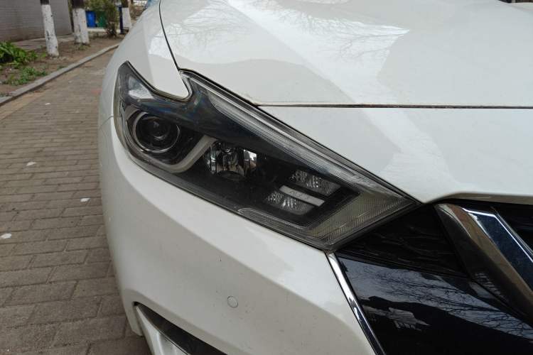 Used Nissan Maxima 2016 2.5L XV Ultimate Edition Right Front Headlight