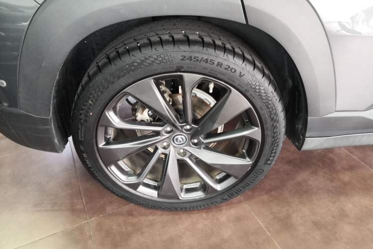 Used CHANGAN UNI-T 2020 1.5T Flagship Version Right Rear Wheel Hub