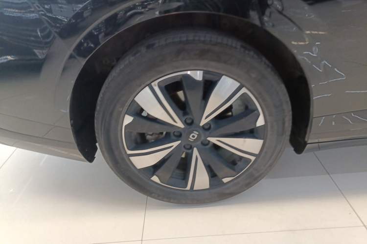 Used CHANGAN NEVO A07 2024 All-Electric "True Fragrant" Edition 515 Elite Model Right Rear Wheel Hub