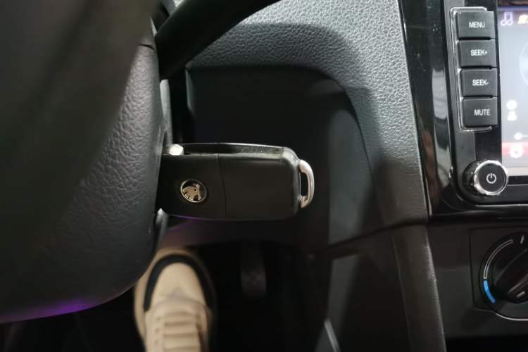 Used Skoda Rapid Spaceback 2014 1.6L Automatic Enjoyment Edition