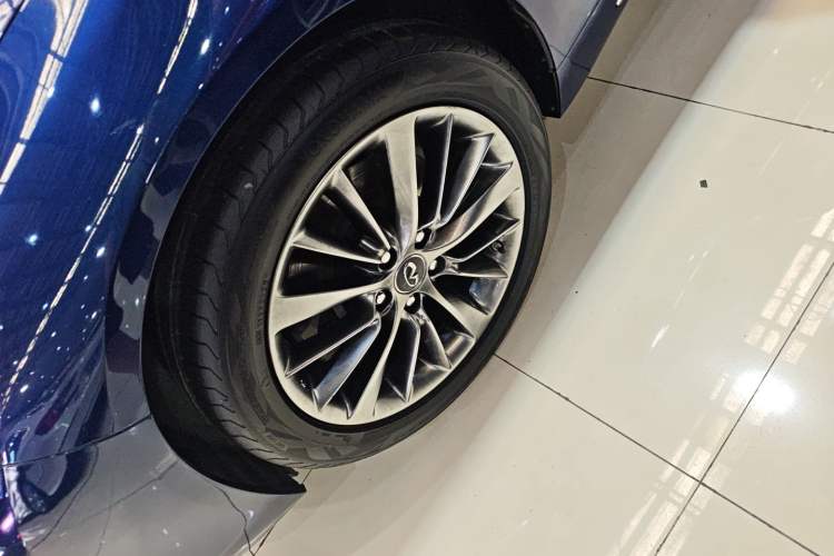 Used Infiniti Q50L 2018 2.0T Enjoyment Version China VI Standard Left Front Wheel Hub