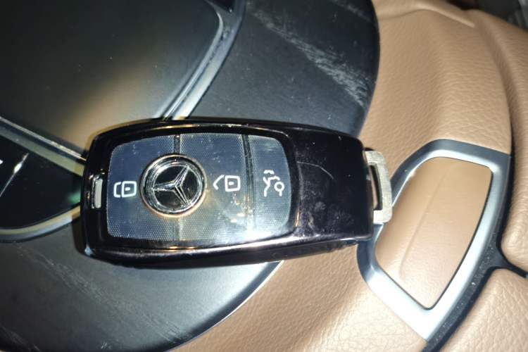 Used Mercedes-Benz E-Class New Energy 2021 E 350 e L Plug-in Hybrid Sports Sedan Vehicle Key