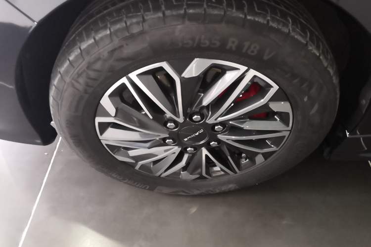 Used SAIC MAXUS G20 2023 Facelifted PLUS 2.0T Gasoline Automatic Luxury Edition