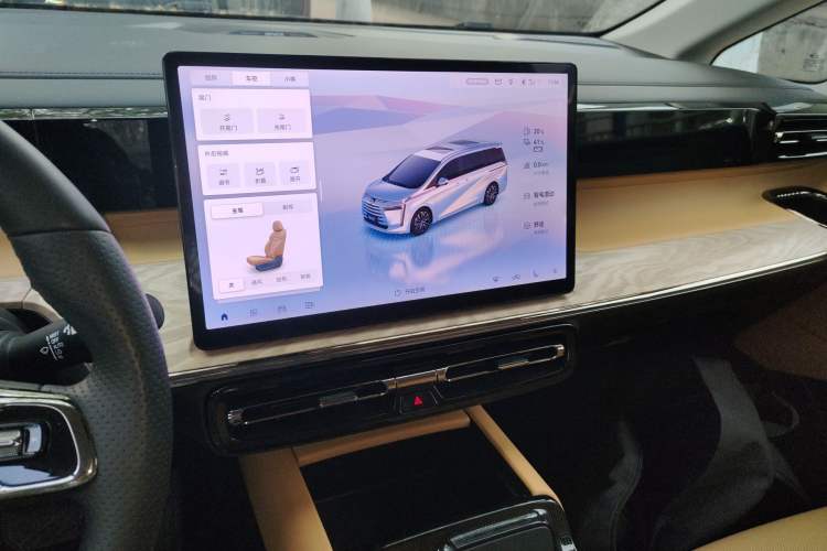 Used GAC Trumpchi E8 New Energy 2024 150km MAX+ Audio And AC Panel