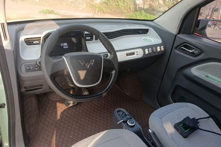 Used Wuling Hongguang MINIEV 2021 Macaron Premium Model – Lithium-NMC
