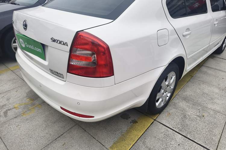 Used Skoda Octavia 2015 Classic Model 1.6L Automatic Yijie Version Exterior 3