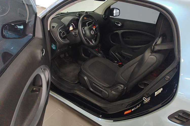 Used smart fortwo 2019 0.9T 66kW Hardtop Wind Power Edition China VI Driver Seat