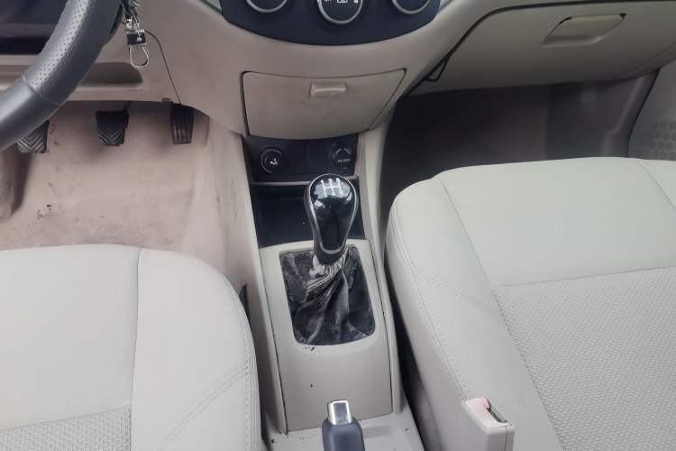 Used Changan Alsvin V5 2012 1.5L Manual Sport Version China IV Standard
