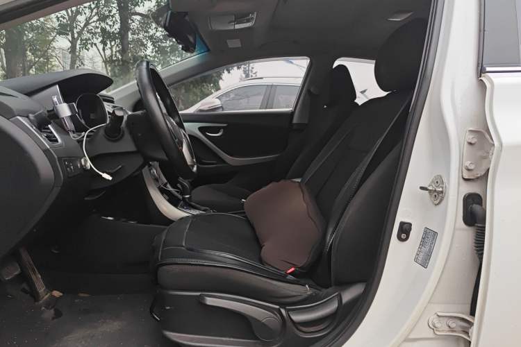 Used Hyundai Elantra (5th Generation / Langdong) 2016 1.6L Automatic Prestige Model
