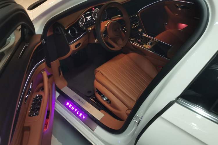 Used Bentley Flying Spur Plug-in Hybrid 2022 2.9T V6 Hybrid Driver Seat