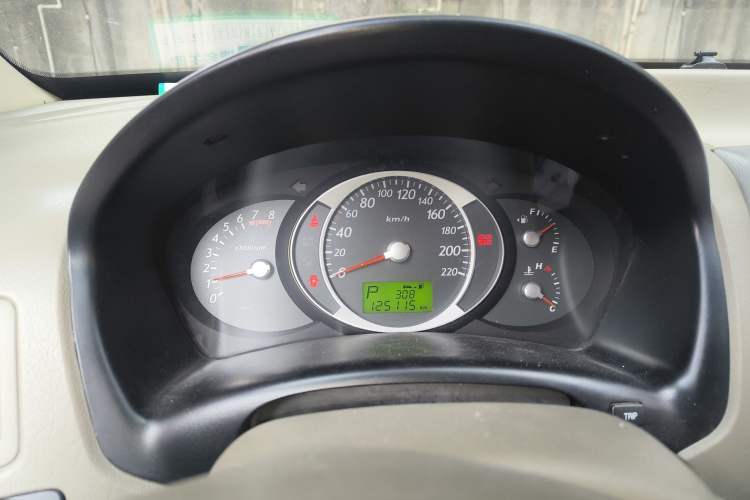 Used Hyundai Tucson 2009 2.0L Automatic Two-Wheel Drive with Sunroof