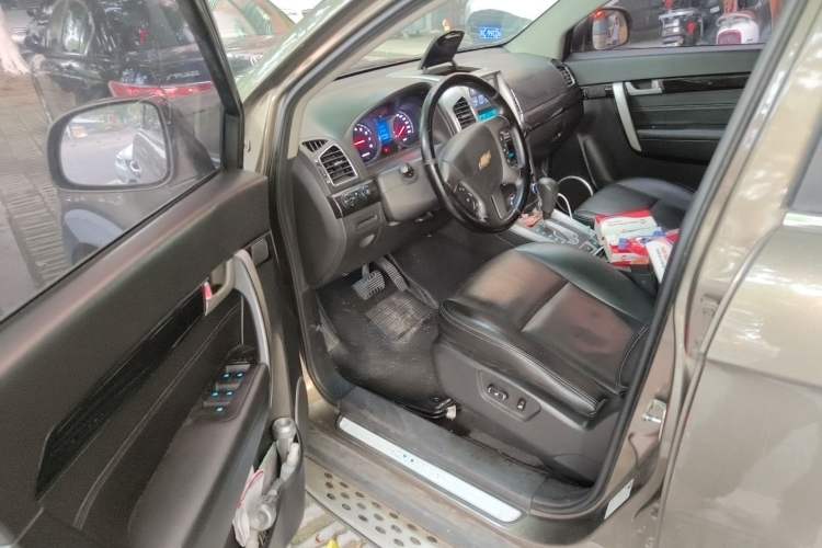 Used Chevrolet Captiva 2015 2.4L 4x4 Flagship Edition 7-Seater